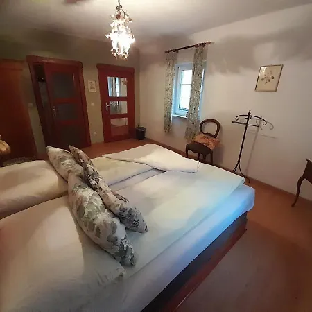 Doppelbettzimmer Auf Bauernhof In Naturalleinlage Pensión Kattenstiegs-Muhle